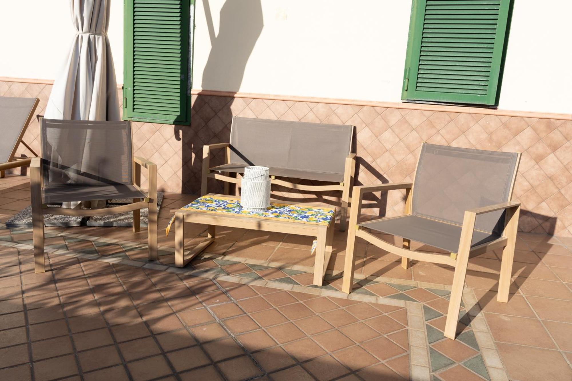 L'Attico Fuggente Hotell Neapel Exteriör bild