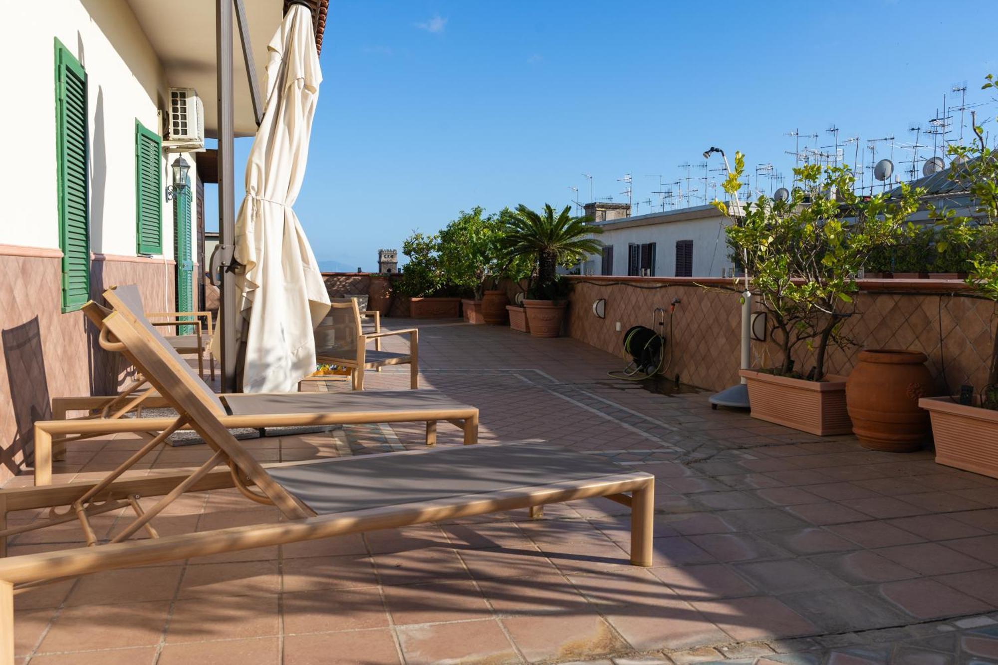 L'Attico Fuggente Hotell Neapel Exteriör bild