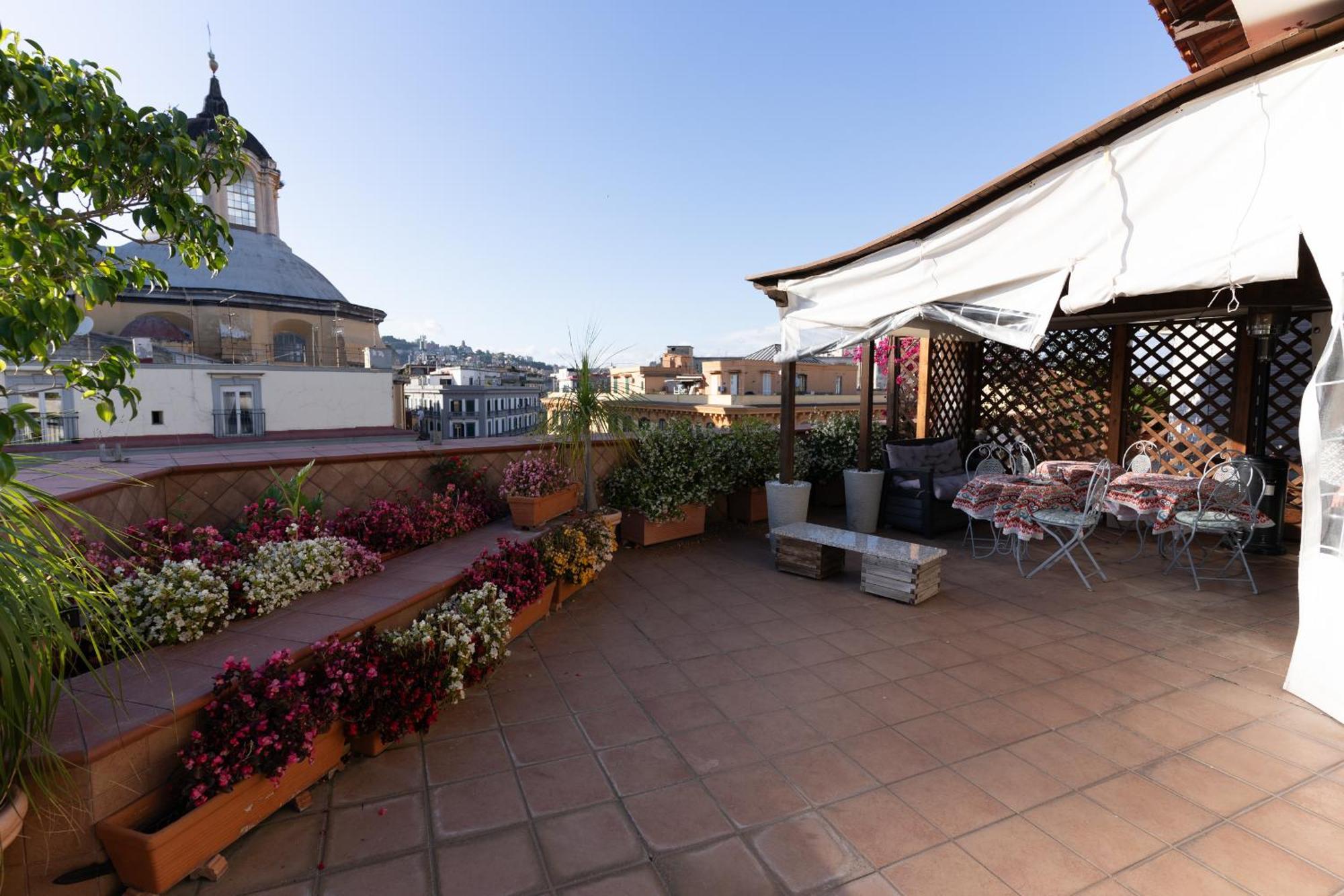 L'Attico Fuggente Hotell Neapel Exteriör bild