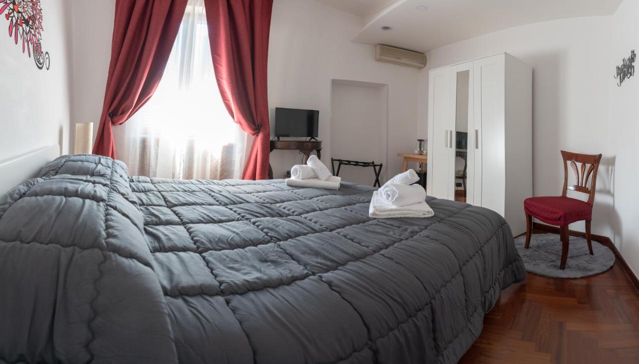 L'Attico Fuggente Hotell Neapel Exteriör bild